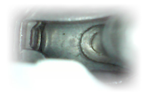 Kassaskåp som tittas genom nyckellåset